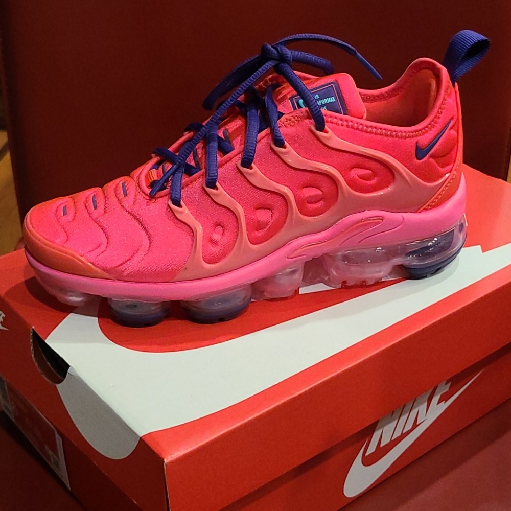 Nike Air Vapormax Plus Size 6 Women's